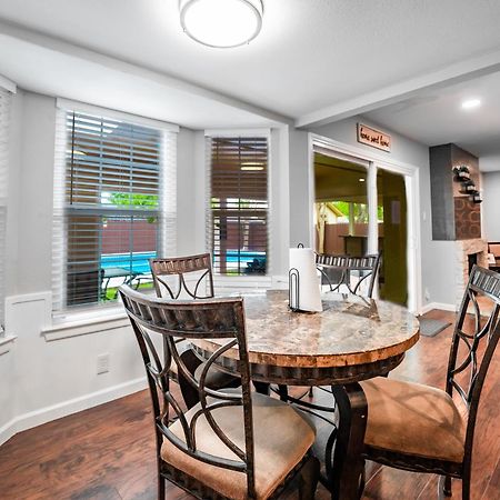Spacious 4 Bedroom With Pool-Minutes To Seaworld And Lackland Afb Сан Антонио Екстериор снимка