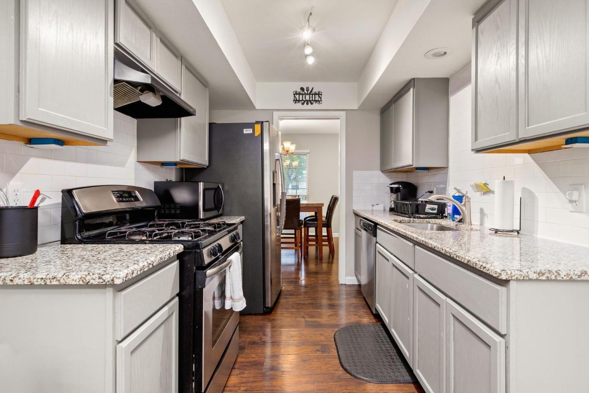 Spacious 4 Bedroom With Pool-Minutes To Seaworld And Lackland Afb Сан Антонио Екстериор снимка