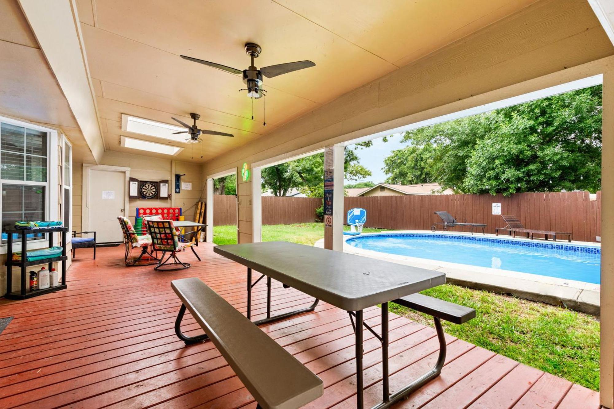 Spacious 4 Bedroom With Pool-Minutes To Seaworld And Lackland Afb Сан Антонио Екстериор снимка